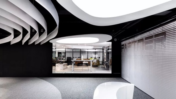 辦公室+展廳設計高標準呈現(xiàn)企業(yè)品牌調(diào)性